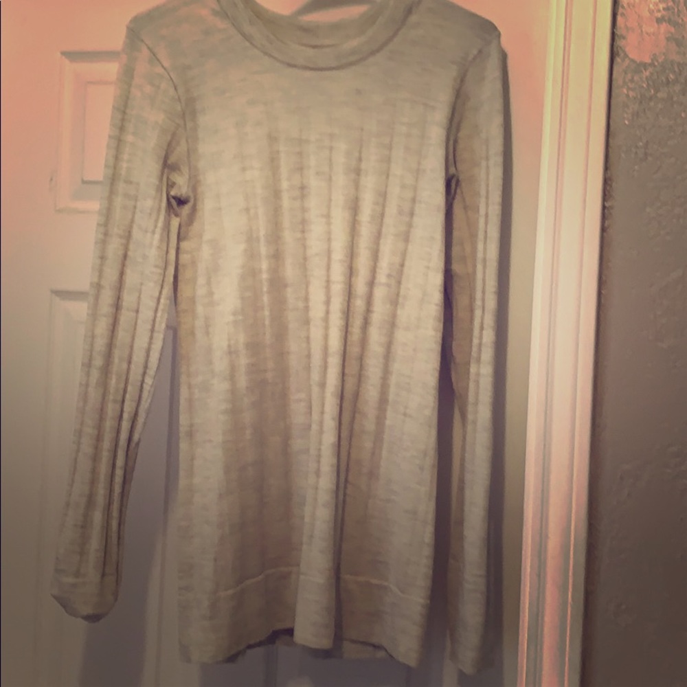 Athleta women’s long sleeve. Fitted.